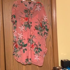 Beautiful summer floral/Hawaiian style dress.